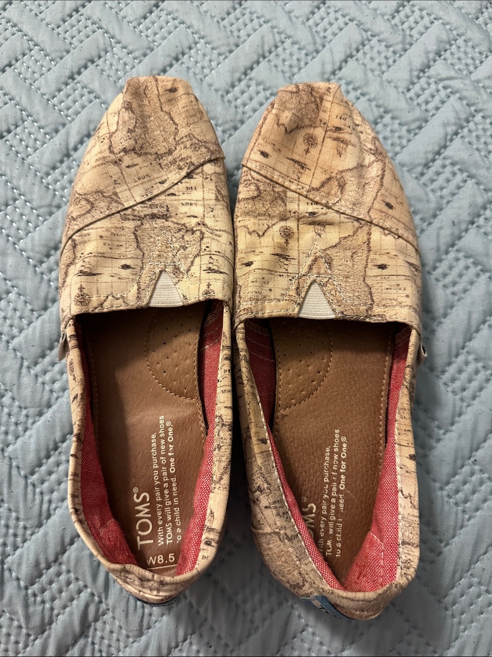 Toms Map-Print Slip-On Flats in Tan and Brown size 8.5